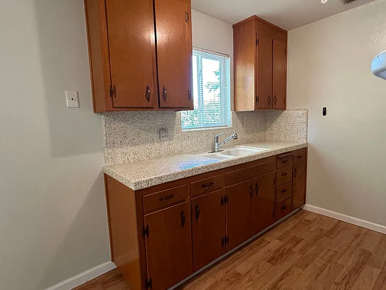 3615 Stauss Ave — Photo 5