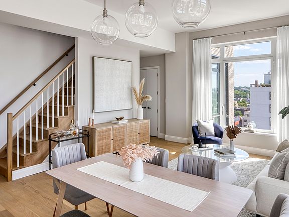 2nd image of 185 18th St Penthouse 1002