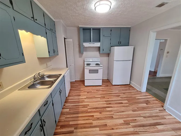 2113 Brewton St — Photo 5