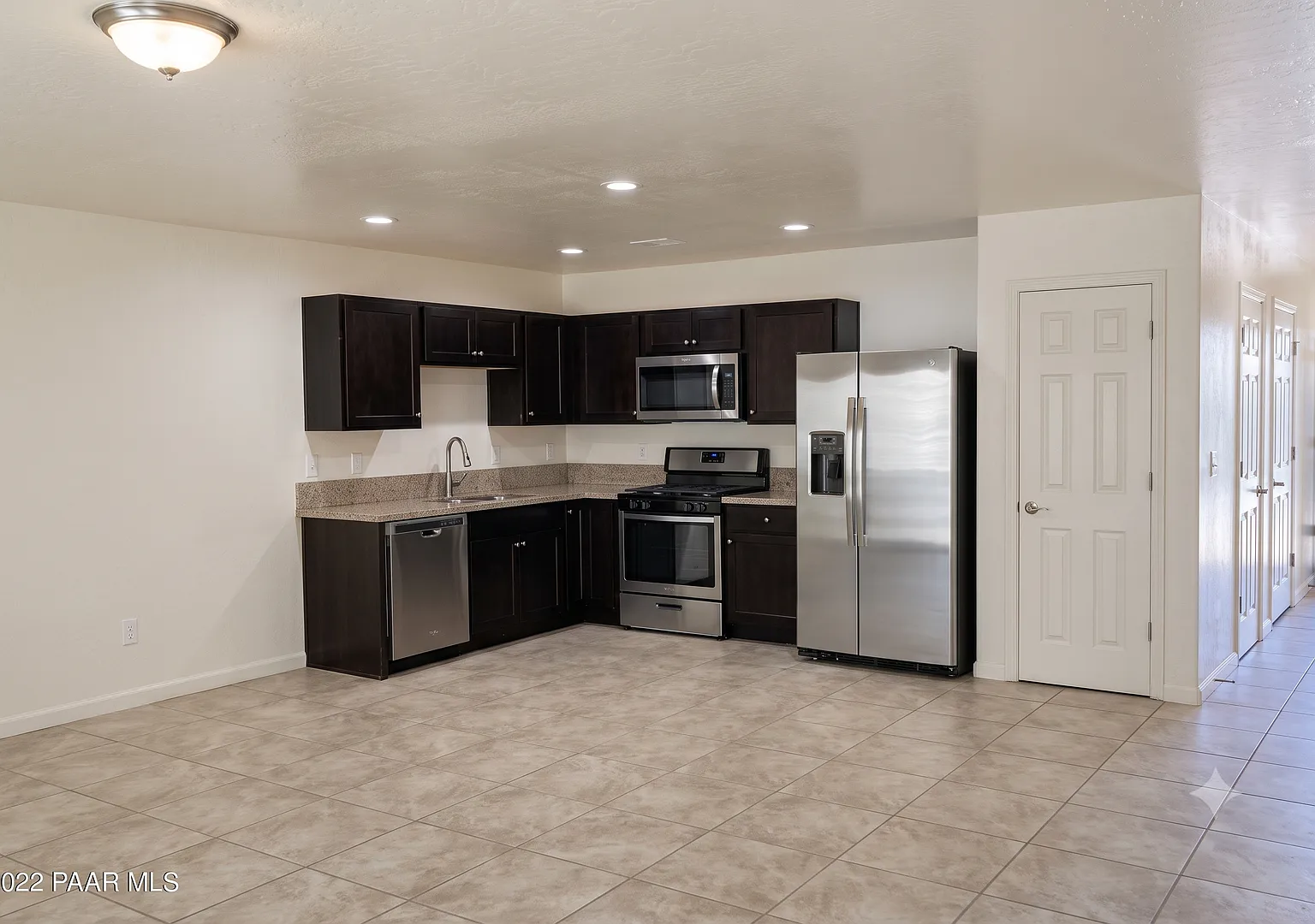 Beautiful 3-Bedroom, 2-Bath Apartment in Prescott Valley — Photo 3