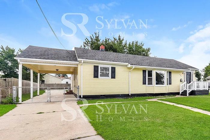 521 Weaver Cir — Photo 2