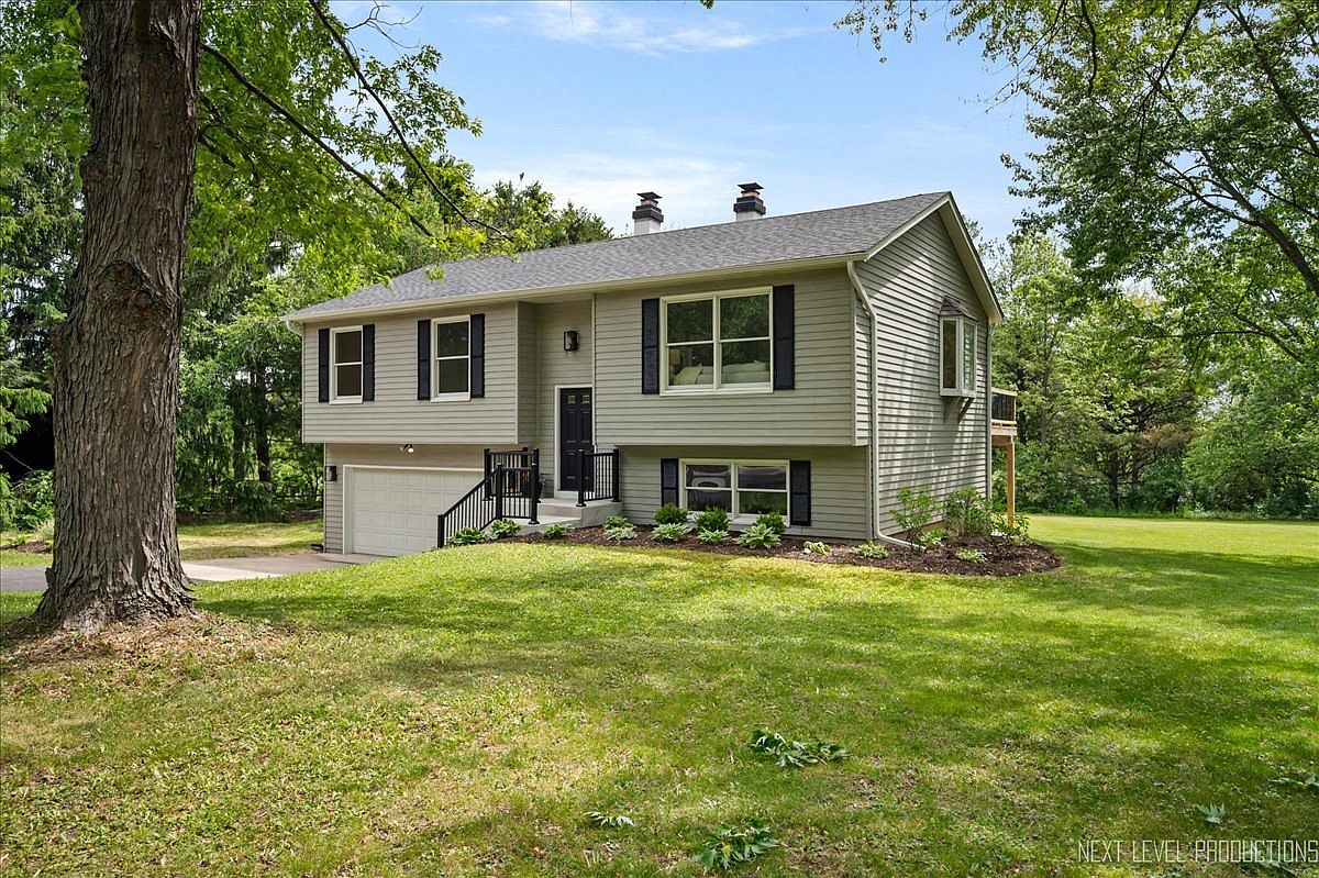 7N775 Lilac Ln, St Charles, IL 60175 | Zillow