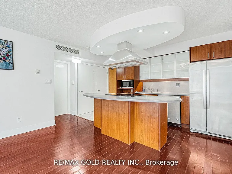 550 Queens Quay W #509 — Photo 17
