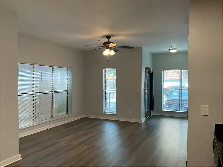 238 Walker St SW #22 — Photo 35