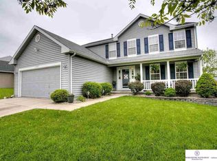14727 Sahler St, Omaha, NE 68116