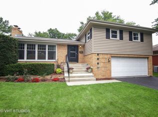 864 Bittersweet Dr, Northbrook, IL 60062