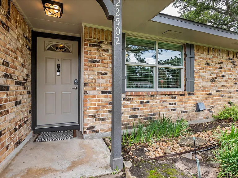 22502 Fields Ln — Photo 2