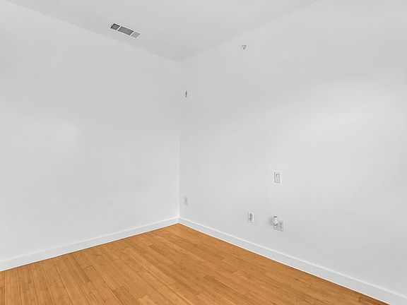 5th image of 1111 S Akard St Unit 304