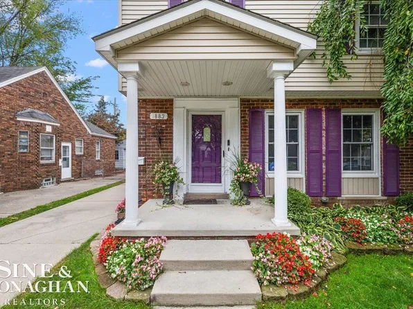 1883 Fleetwood Dr, Grosse Pointe Woods, MI 48236