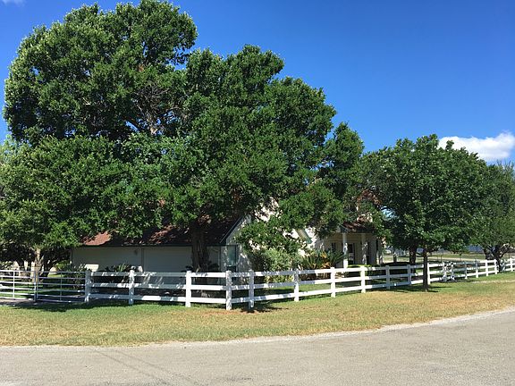 2nd image of 400 Pecan Creek Dr