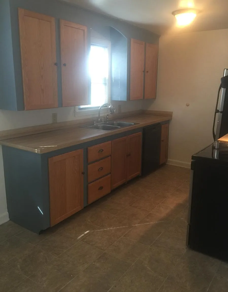 3 bed, 1225 sqft, $2,000 — Photo 1