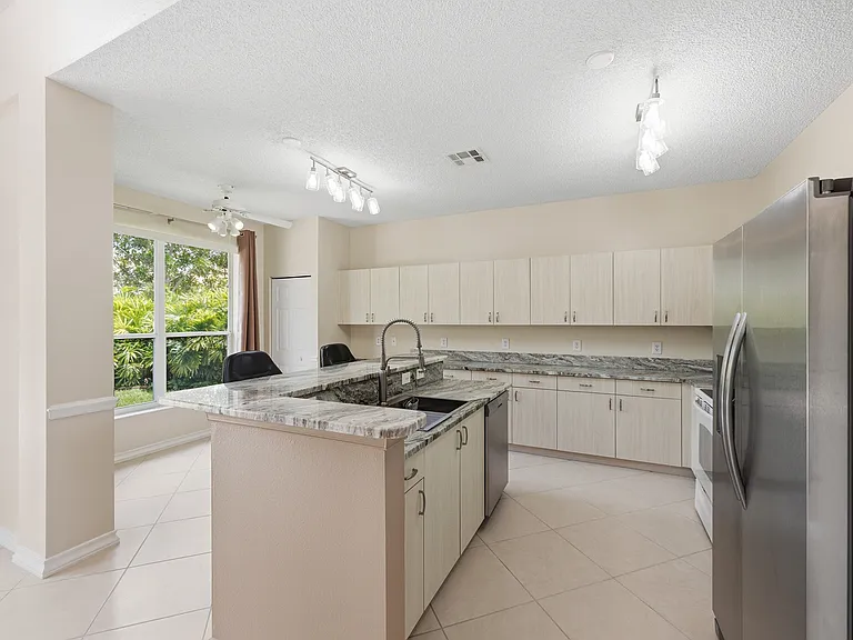 18474 Old Princeton Ln — Photo 8