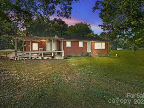 220 Winterlocken Rd, Salisbury, NC 28144