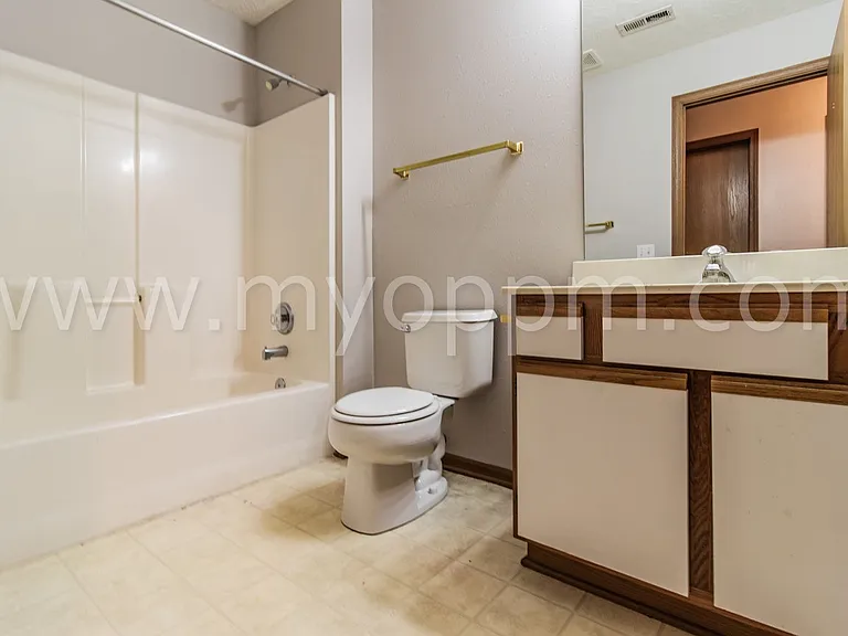 8003 S 48th St — Photo 6