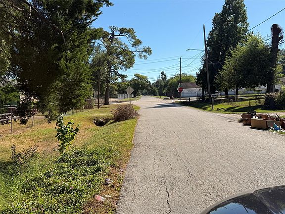 3rd image of 4813 Ireland St