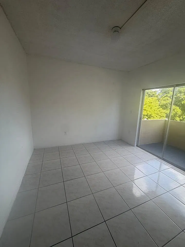 3 bed, 1600 sqft, $2,750 — Photo 2