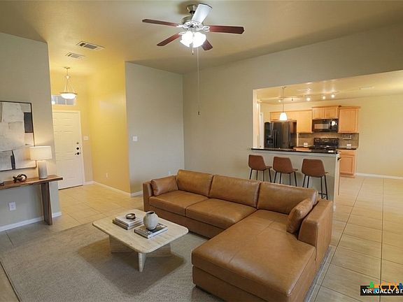 2nd image of 425 Emerald Ridge Dr