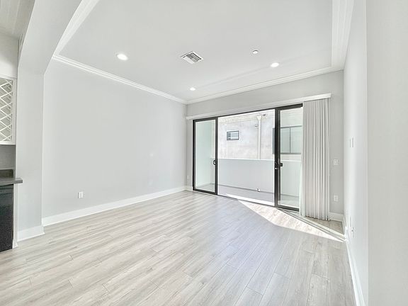 4th image of 11743 Goshen Ave APT 203