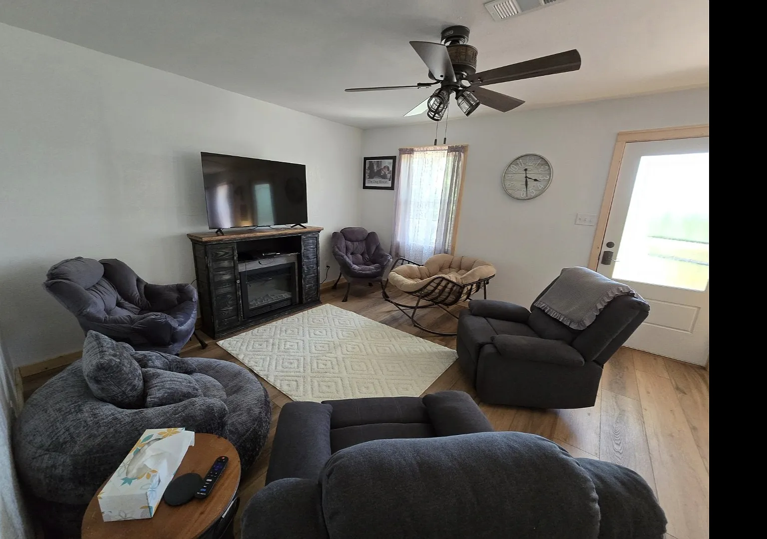 2429 Prairie St — Photo 4