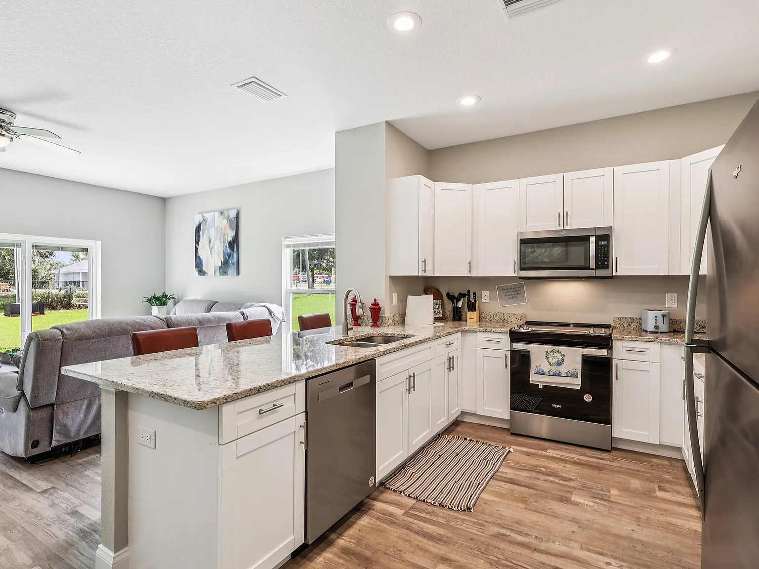 4 bed, 1850 sqft, $2,500 — Photo 3