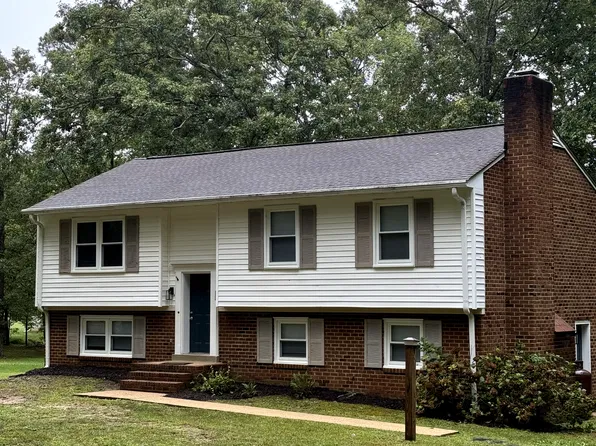 9713 Beach Rd, Chesterfield, VA 23838