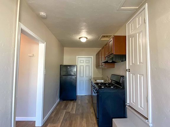 4th image of 1704-1712 B Ave #1706