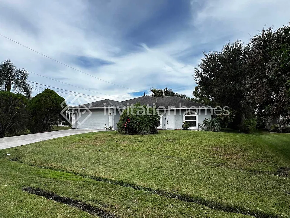 639 SE Dean Ter
