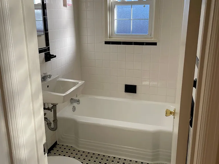 Lee Albemarle Apartments — Photo 23