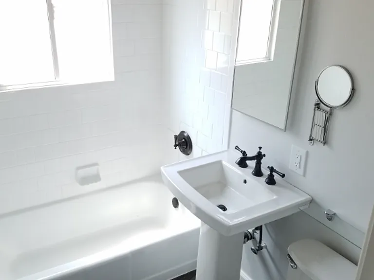 Glendale Terrace Apartments - AC Townhomes LLC — Photo 23