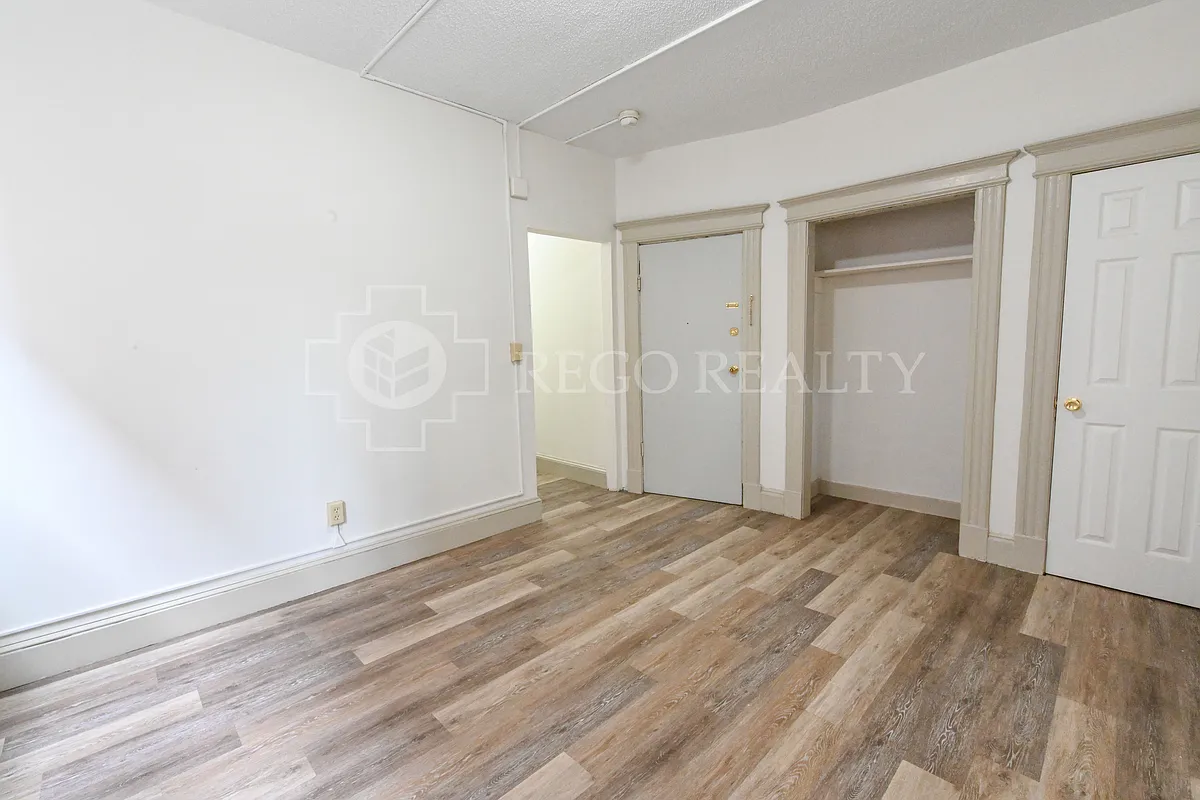 Building Photo - 31-33 Bond St #1W