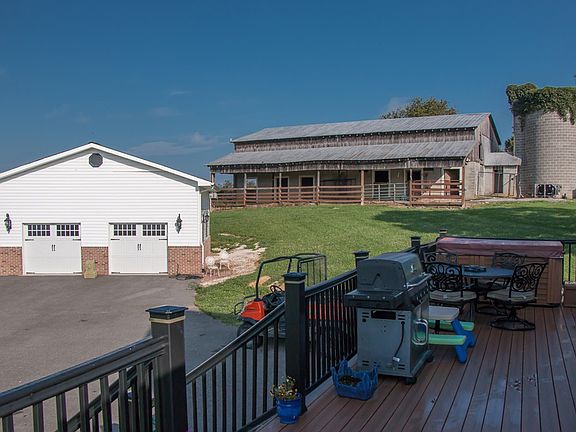 4th image of 28414 Hawthorne Dr