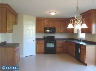 21 Steep Ln, Fleetwood, PA 19522