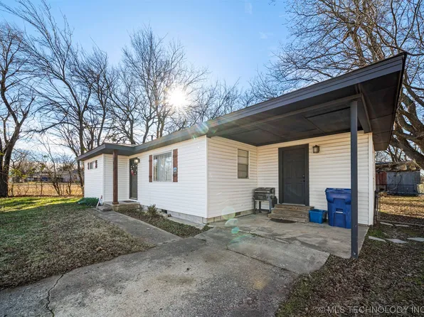 617 S Ash St, Ada, OK 74820