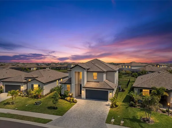 5221 Blue Crush St, Bradenton, FL 34211