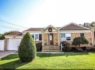 81 17th St, Jericho, NY 11753