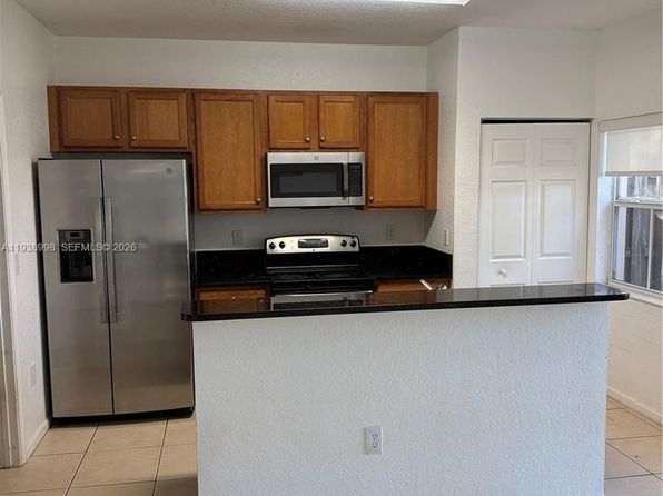 12260 SW 27th St #1303