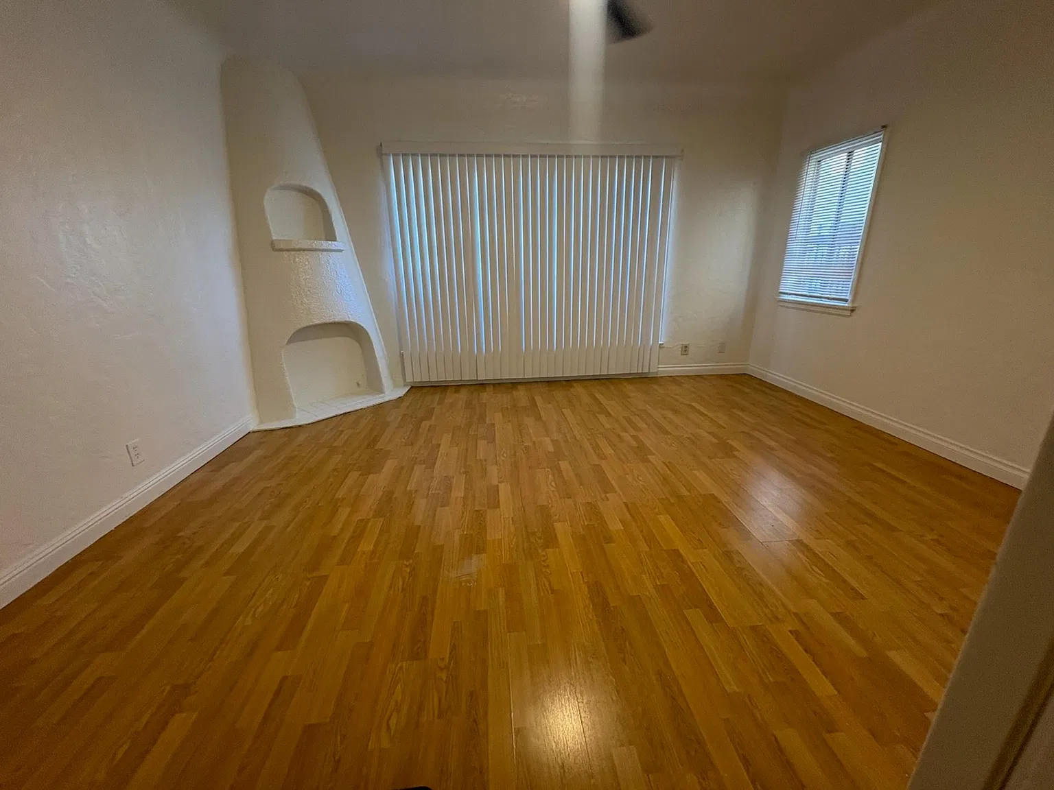 2175 Chestnut Ave #1 — Photo 2