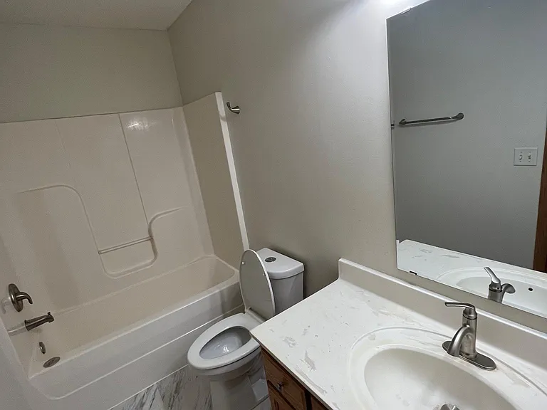 1001 Drew Dr — Photo 6