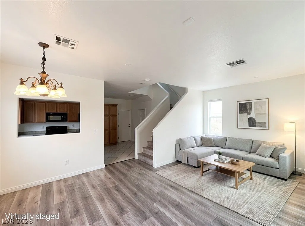 3 bed, 2.5 bath, 1489 sqft, $1,855 — Photo 4