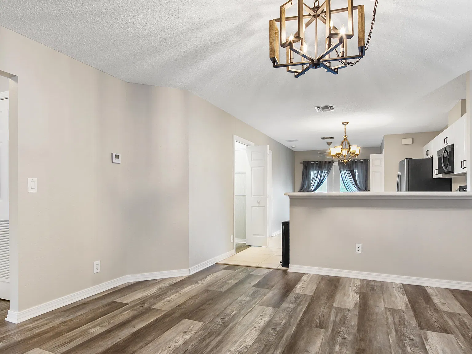 2 bed, 1429 sqft, $1,725 — Photo 3