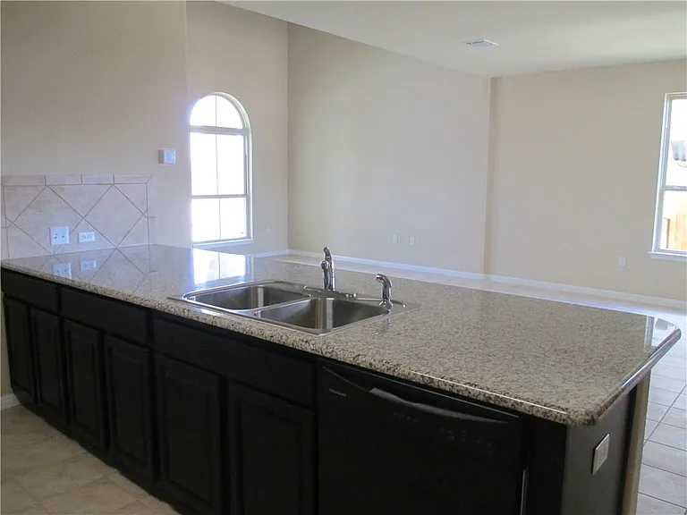 1412 Blake St — Photo 13