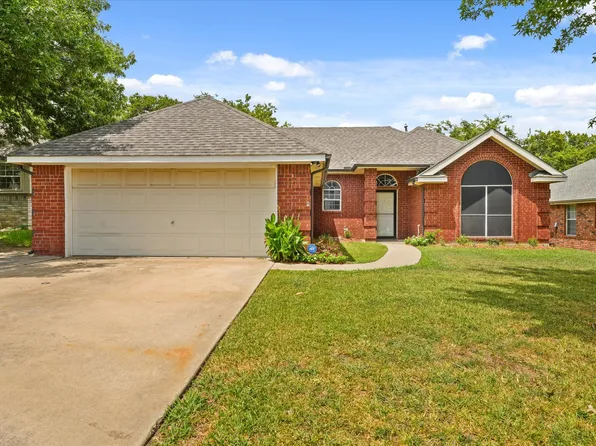 2608 Bauer Dr, Denton, TX 76207