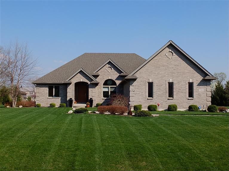 1st image of 7392 Foxdale Dr