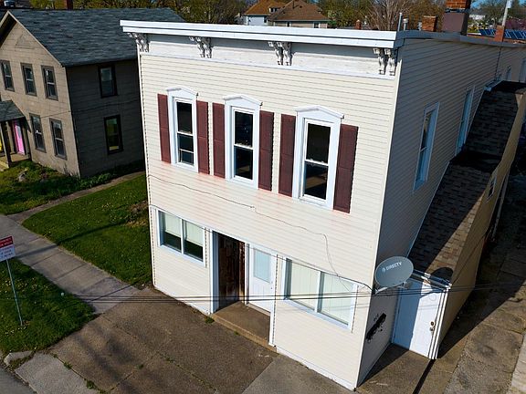 4th image of 628 Hancock St