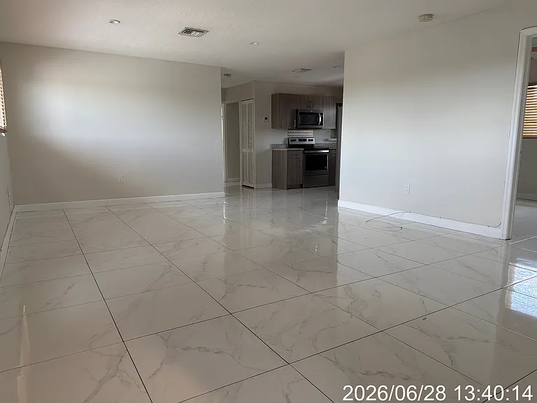 101 E 51st Pl — Photo 15