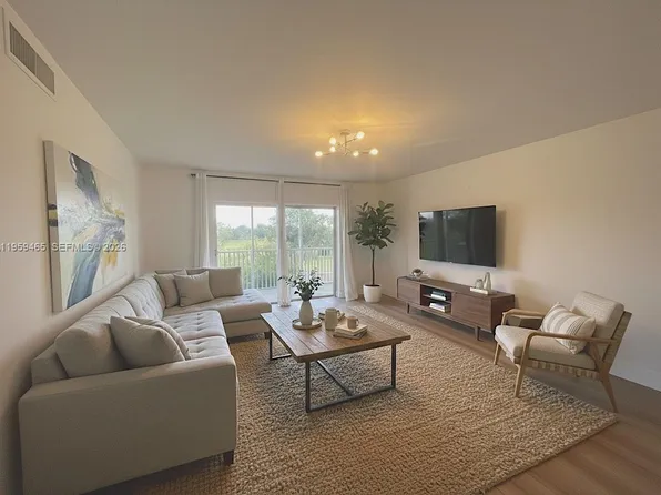 5100 SW 90th Ave APT 302, Cooper City, FL 33328