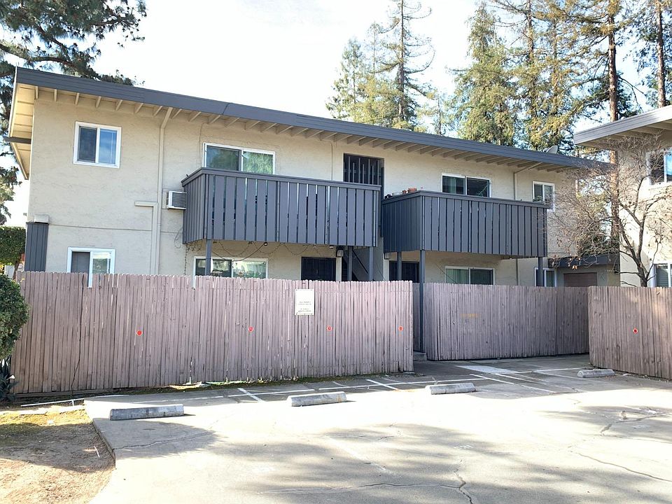 1st image of 933 Ravenscourt Ave #2