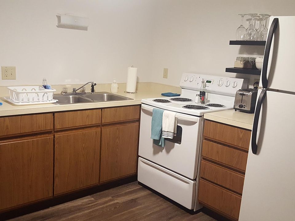 2nd image of 630 N 3rd St #9