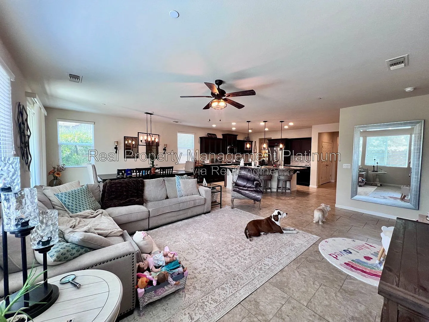 3 bed, 3.0 bath, 2014 sqft, $2,595 — Photo 4