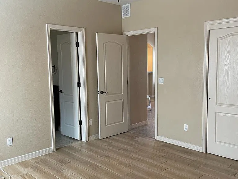 11604 Grotto Bay Ct — Photo 10
